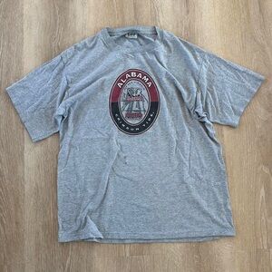 Men's Gray Alabama Crimson Tide Graphic Tee with Maroon Emblem